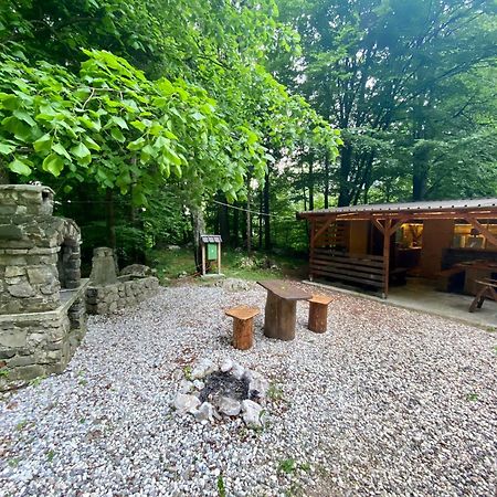 فندق Glamping Krn كوباريد المظهر الخارجي الصورة