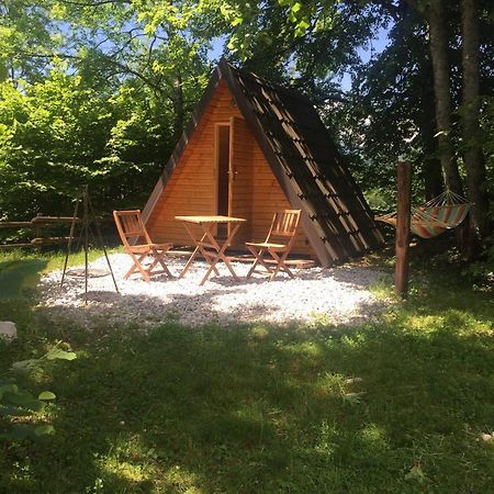 فندق Glamping Krn كوباريد المظهر الخارجي الصورة