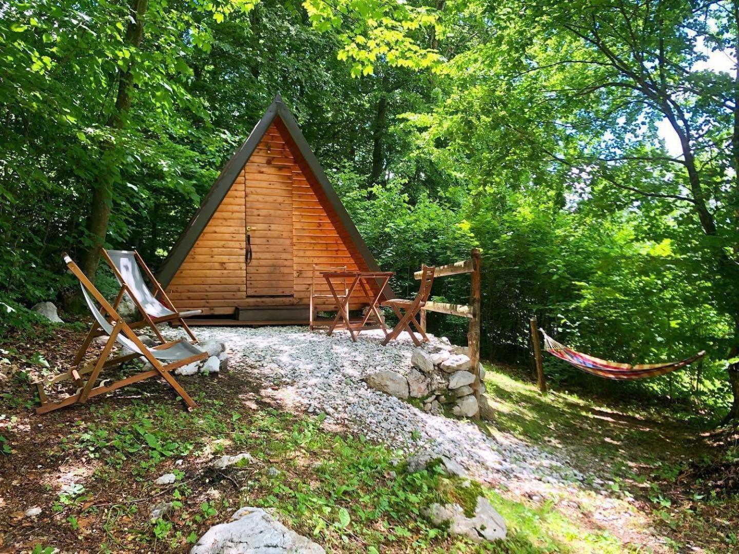 فندق Glamping Krn كوباريد المظهر الخارجي الصورة