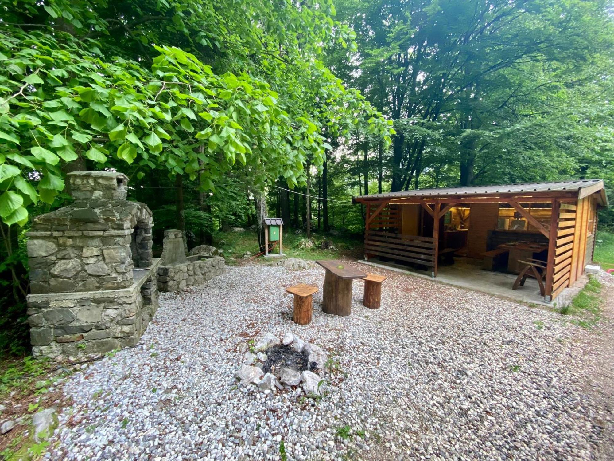 فندق Glamping Krn كوباريد المظهر الخارجي الصورة