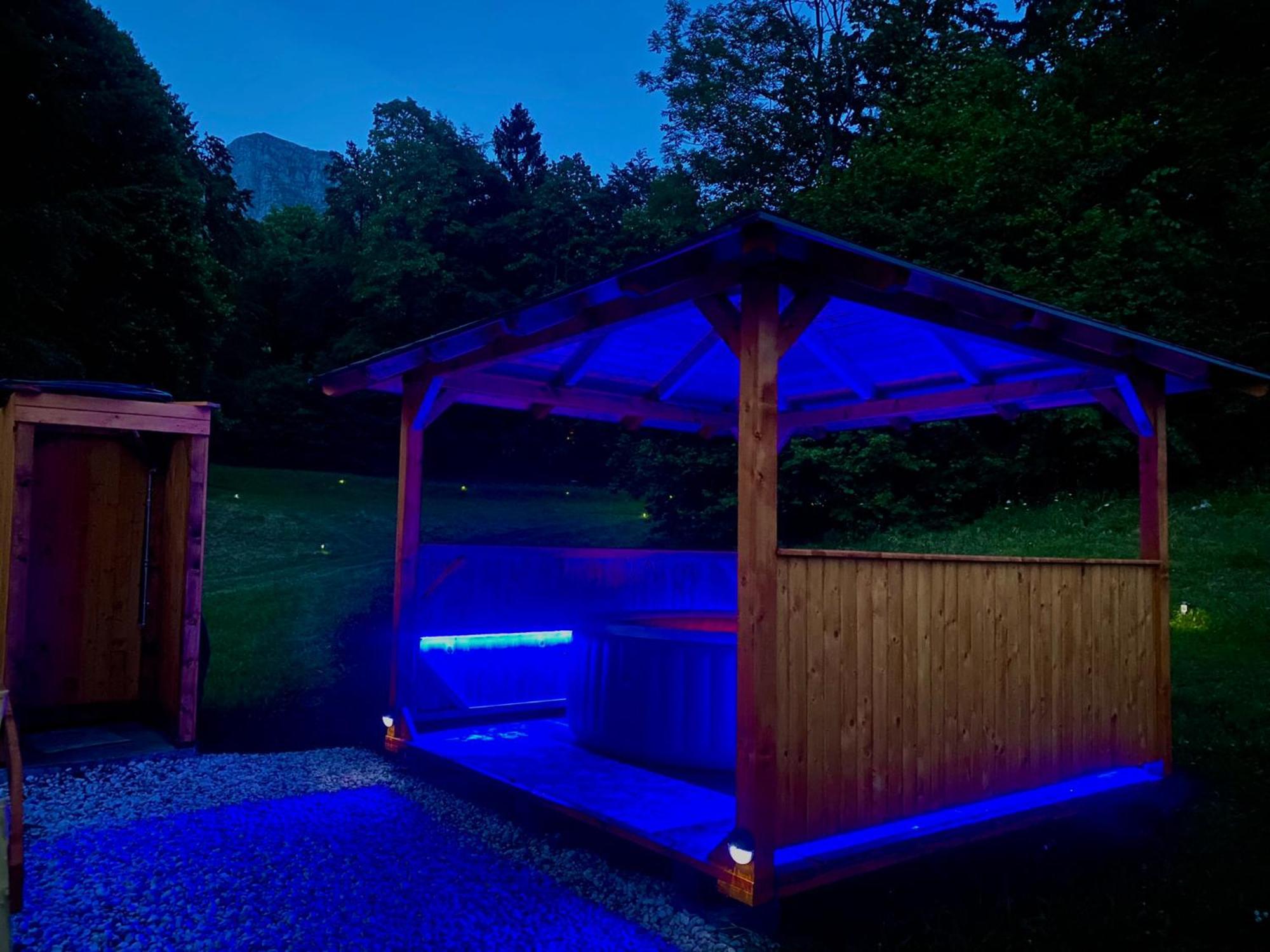 فندق Glamping Krn كوباريد المظهر الخارجي الصورة