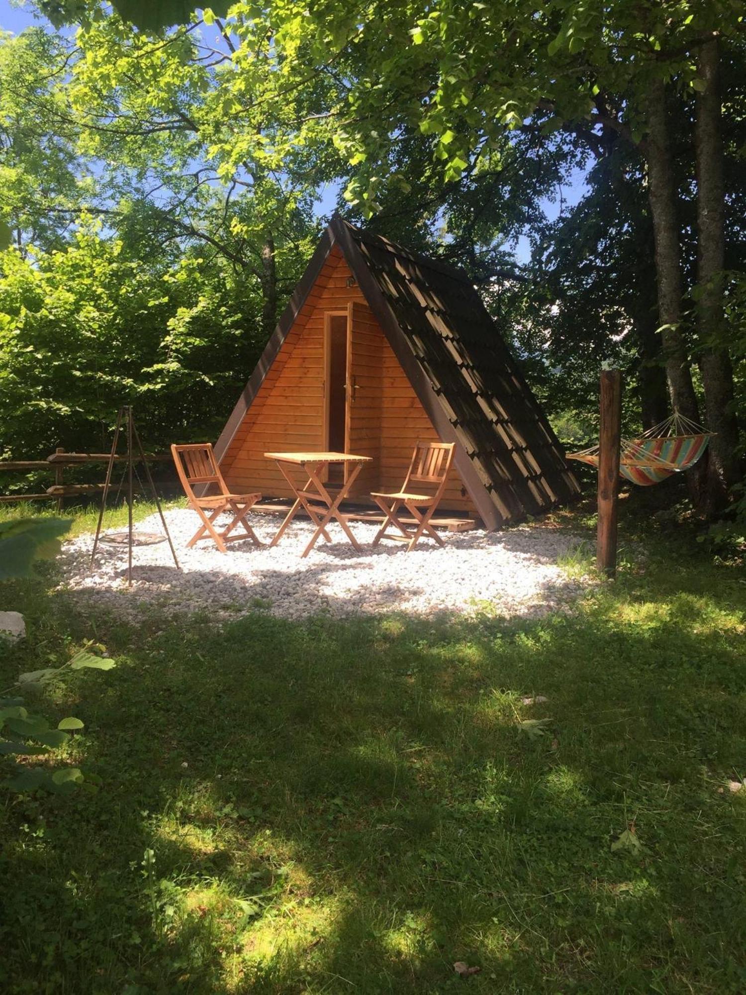 فندق Glamping Krn كوباريد المظهر الخارجي الصورة
